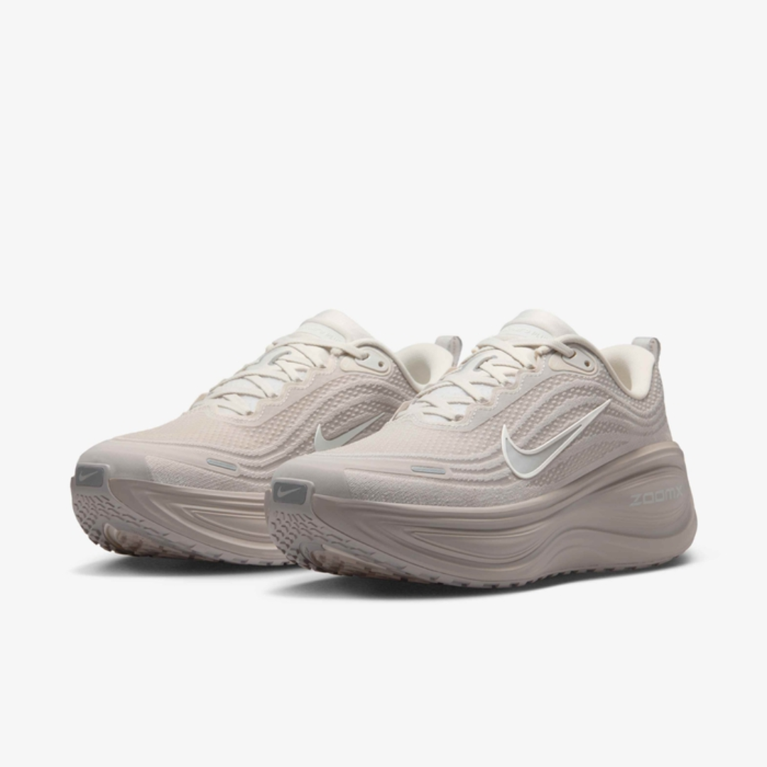 Air Zoom Vomero Plus Light Bone